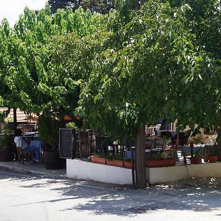 Makrinari Tis Pano Geitonias Salamiou Exterior foto